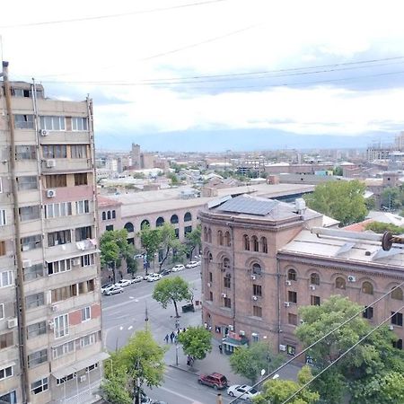 Large Apt Near Republic Square Appartement Jerevan Buitenkant foto