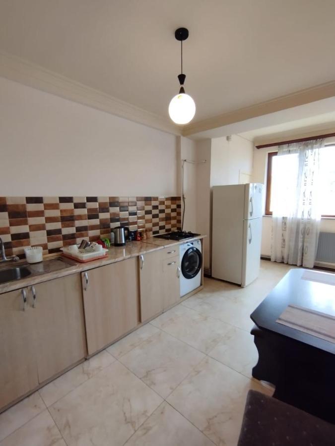 Large Apt Near Republic Square Appartement Jerevan Buitenkant foto