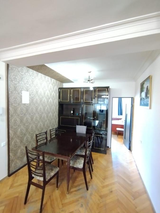 Large Apt Near Republic Square Appartement Jerevan Buitenkant foto